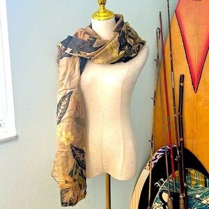 Kismet of Hawaii, Gorgeous Large Scarf/Wrap, Excellent Condition, Size 42x66